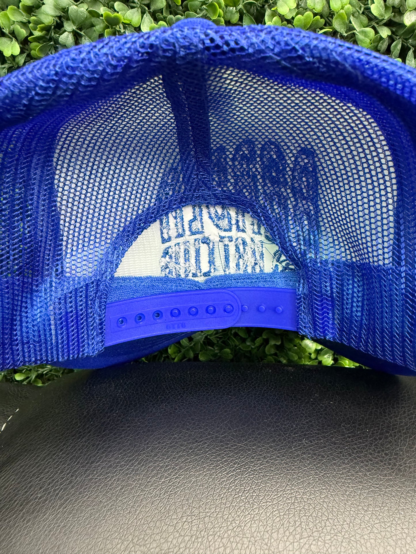 Barber hat club blue trucker