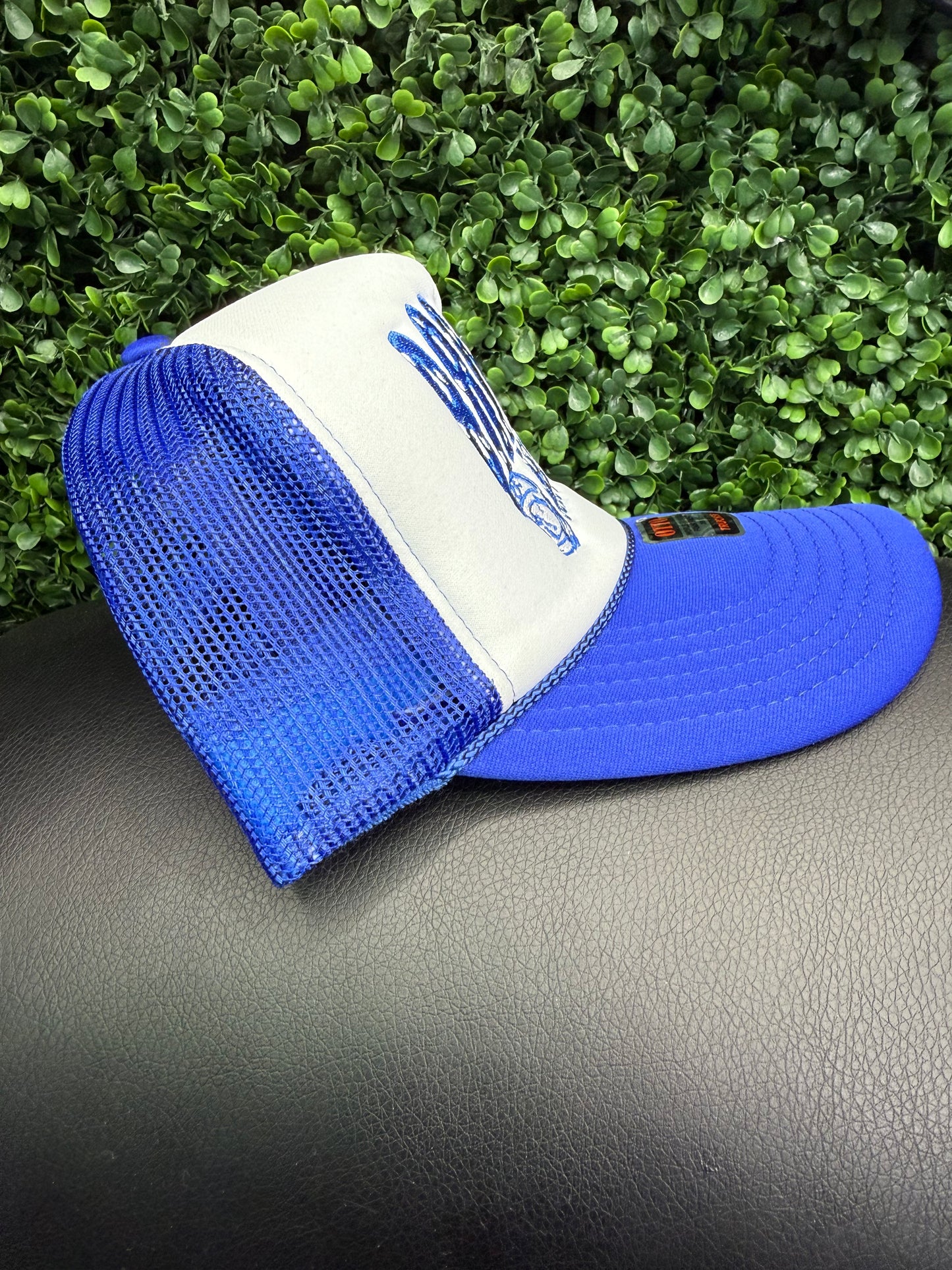 Barber hat club blue trucker